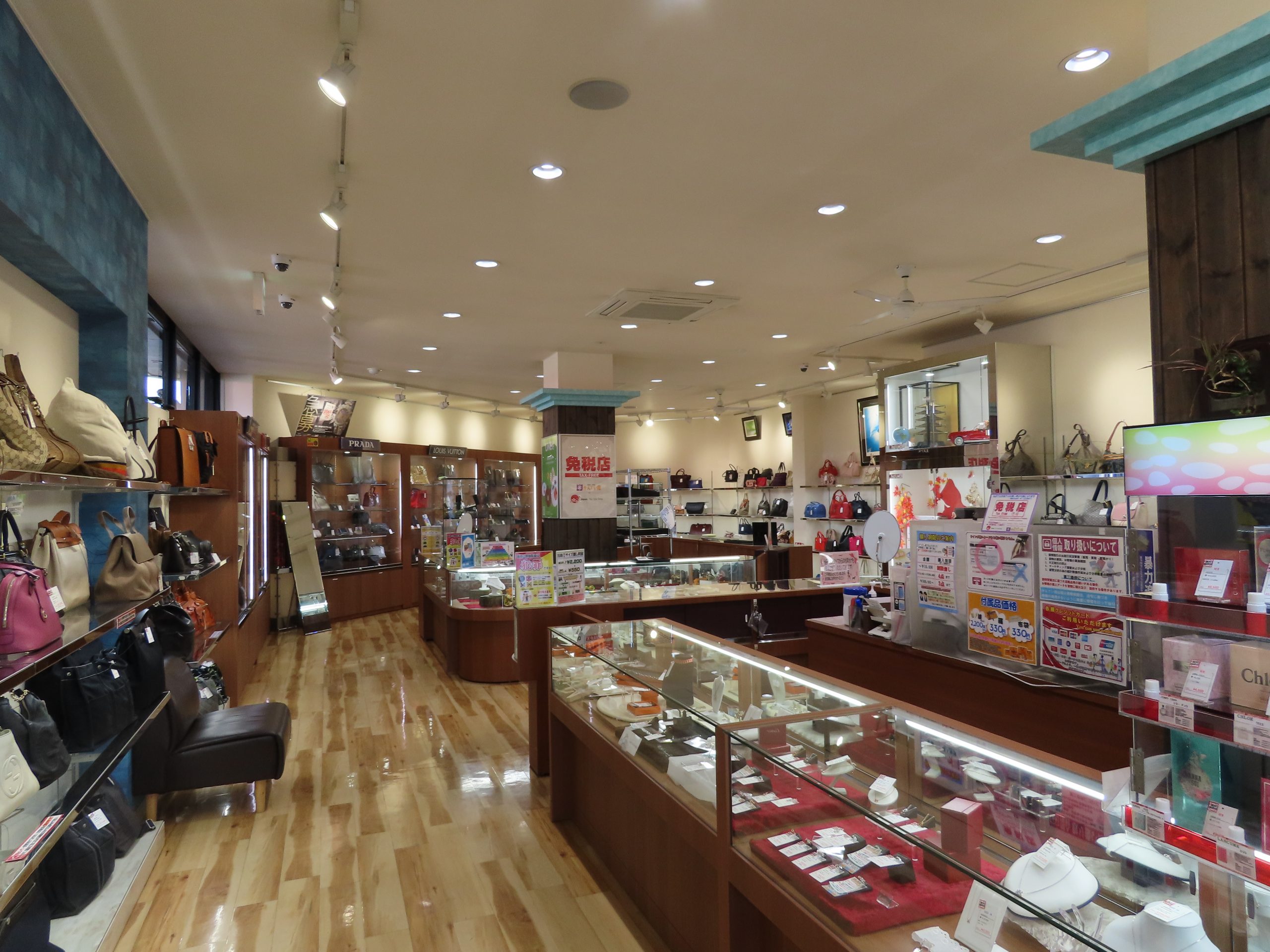 店舗内観